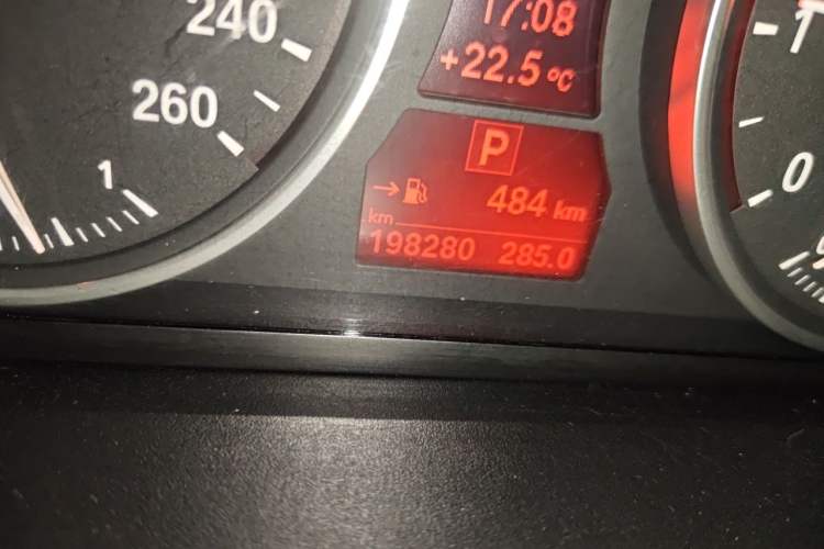 Used BMW X5 2013 xDrive35i Luxury Edition Odometer Close Up