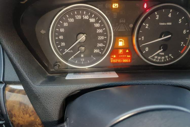 Used BMW X5 2013 xDrive35i Leading Model Odometer Close Up
