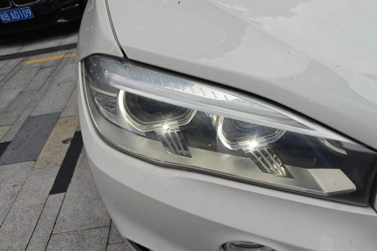 Used BMW X5  Right Front Headlight