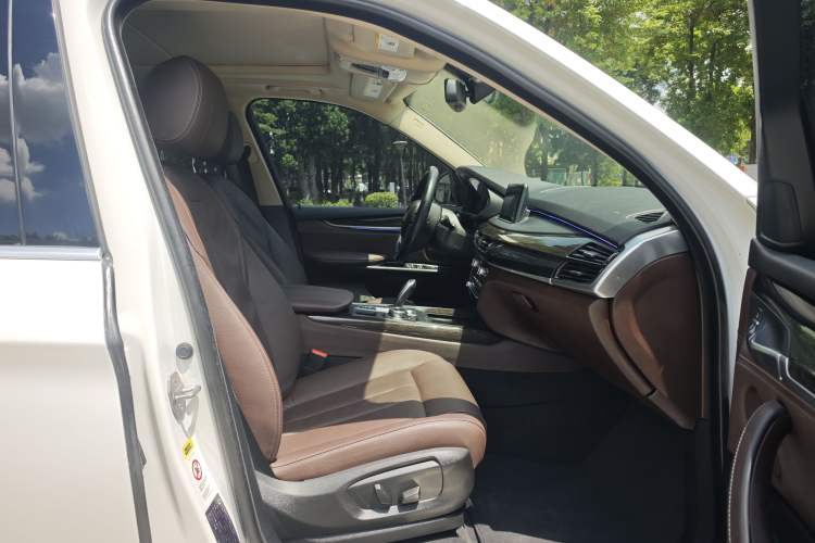 Used BMW X5 2013 xDrive35i U.S. specification Right Front Seat