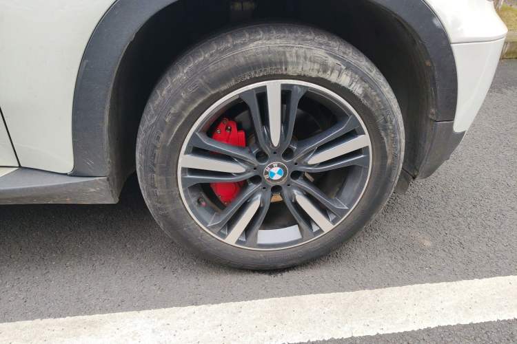 Used BMW X5 2013 xDrive35i Leading Model Right Front Wheel Hub