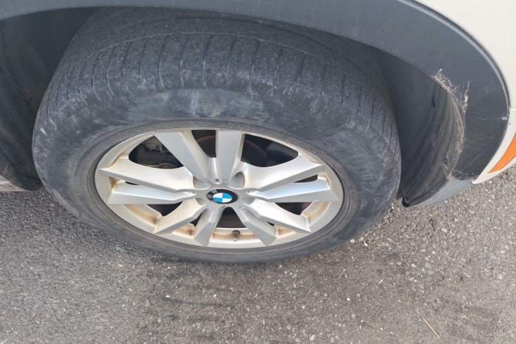 Used BMW X5  Right Front Wheel Hub