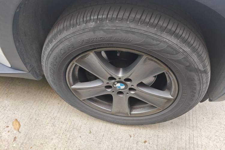 Used BMW X5 2013 xDrive35i Leading Model Right Front Wheel Hub