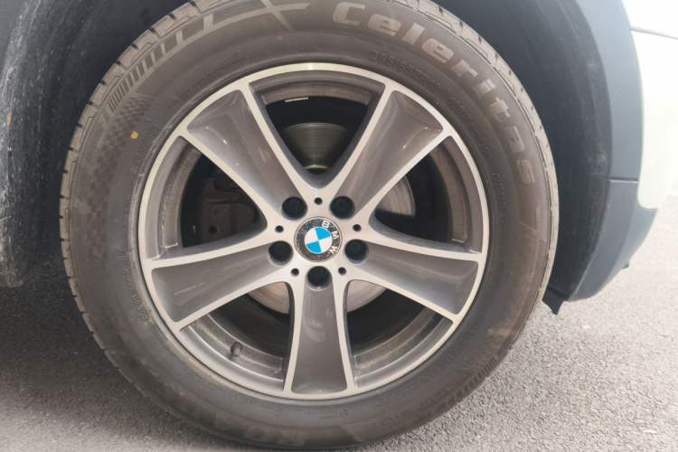 Used BMW X5 2013 xDrive35i Leading Model Right Front Wheel Hub