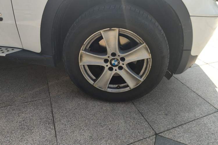 Used BMW X5 2013 xDrive35i Leading Model Right Front Wheel Hub