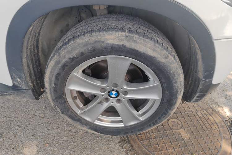 Used BMW X5 2013 xDrive35i Leading Model Right Front Wheel Hub