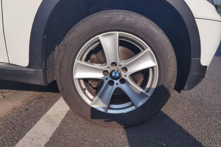 Used BMW X5 2013 xDrive35i U.S. specification Right Front Wheel Hub