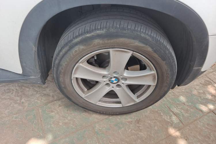 Used BMW X5 2013 xDrive35i Leading Model Right Front Wheel Hub
