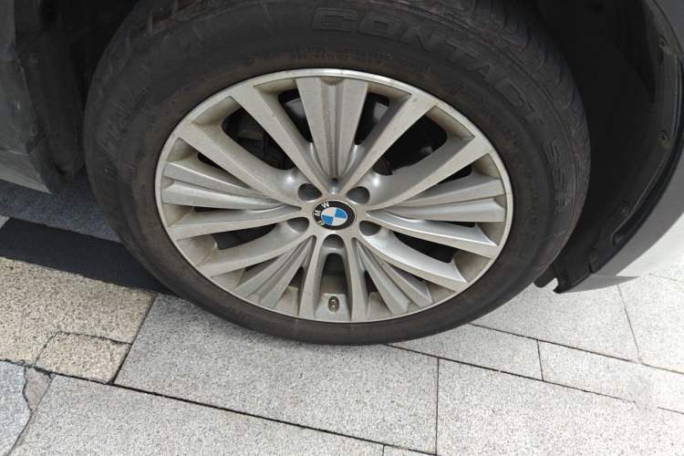 Used BMW X5  Right Front Wheel Hub