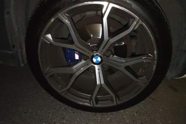 Used BMW X5 2013 xDrive35i Luxury Edition Right Front Wheel Hub