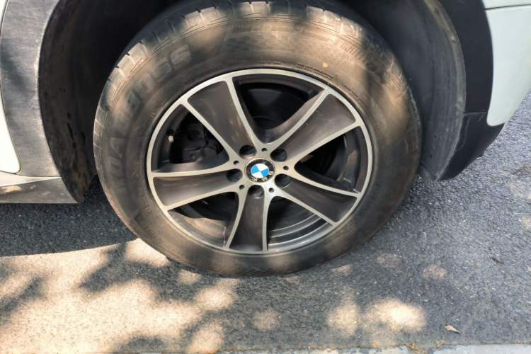 Used BMW X5 2013 xDrive35i Leading Model Right Front Wheel Hub