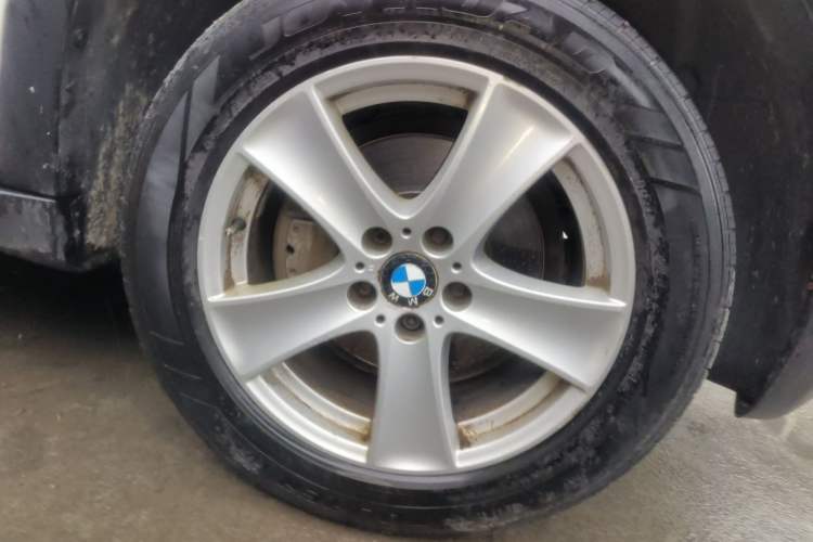 Used BMW X5 2013 xDrive35i Leading Model Right Front Wheel Hub