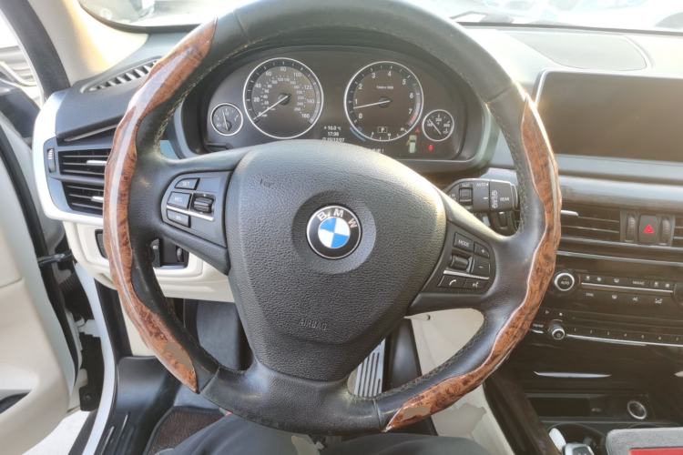 Used BMW X5 2013 xDrive35i U.S. specification Steering Wheel
