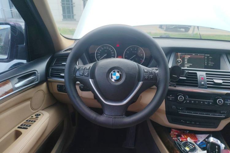 Used BMW X5 2013 xDrive35i Luxury Model Steering Wheel