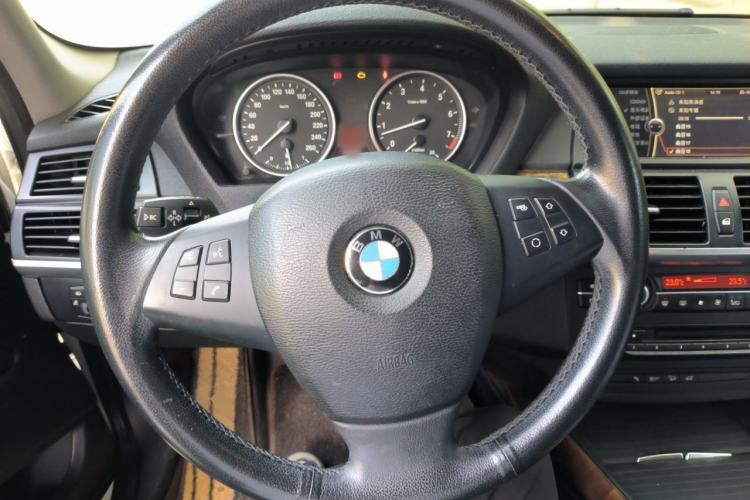 Used BMW X5 2013 xDrive35i Leading Model Steering Wheel