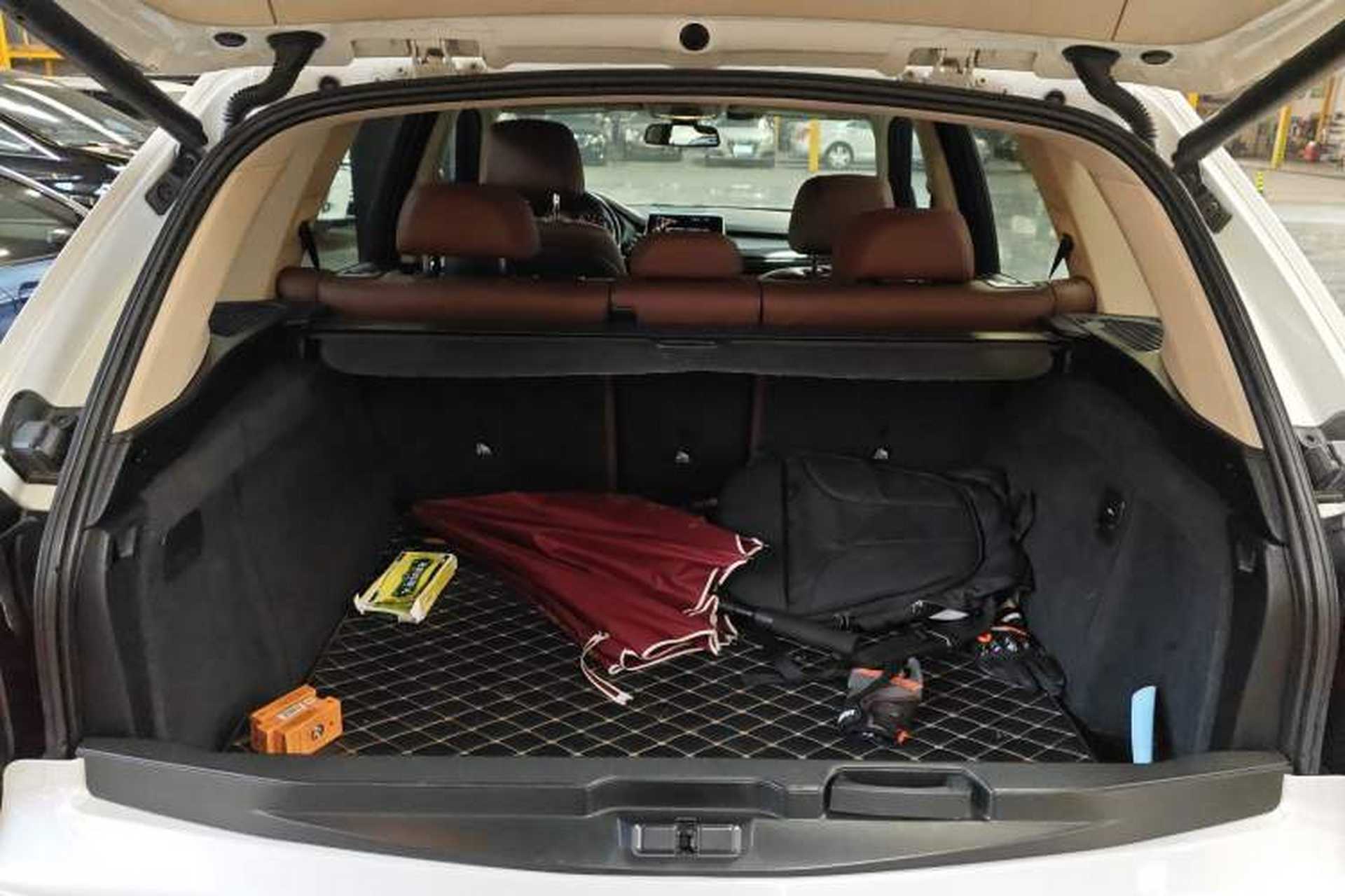 Used BMW X5 2013 xDrive35i U.S. specification Trunk