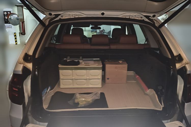 Used BMW X5 2013 xDrive35i Leading Model Trunk