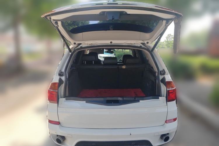 Used BMW X5 2013 xDrive35i Leading Model Trunk