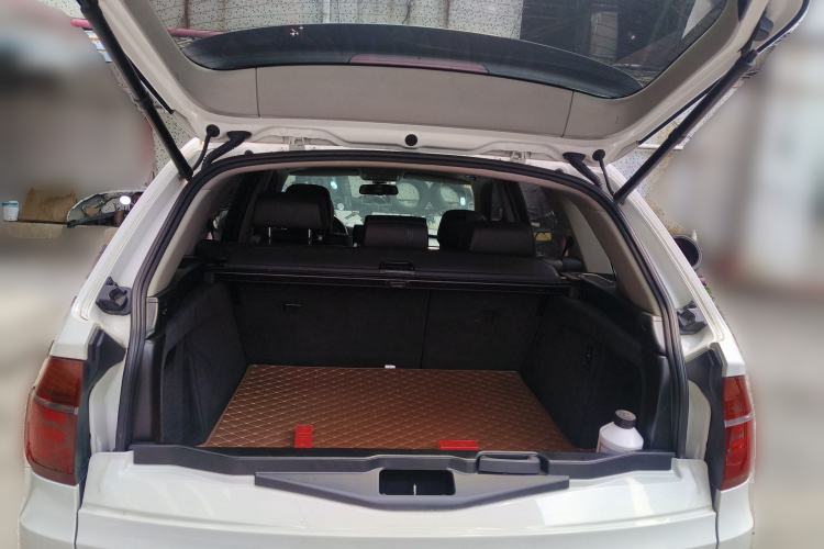 Used BMW X5 2013 xDrive35i Leading Model Trunk