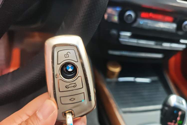 Used BMW X5  Vehicle Key