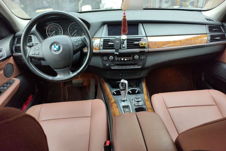 Used BMW X5 2013 xDrive35i Leading Model Center Console