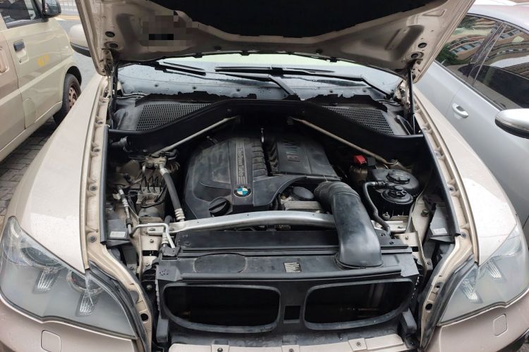 Used BMW X5 2013 xDrive35i Leading Model Engine Bay