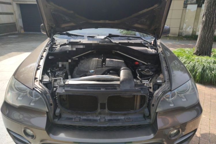 Used BMW X5 2013 xDrive35i Leading Model Engine Bay