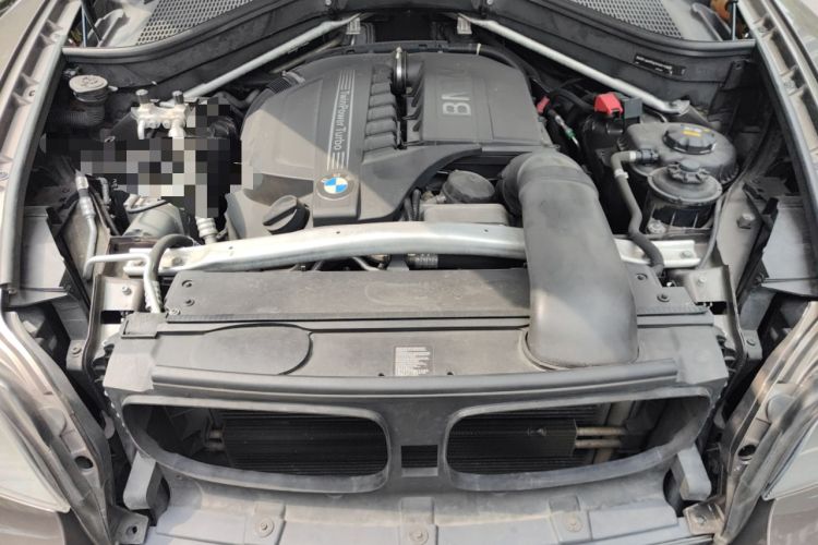 Used BMW X5  Engine Bay
