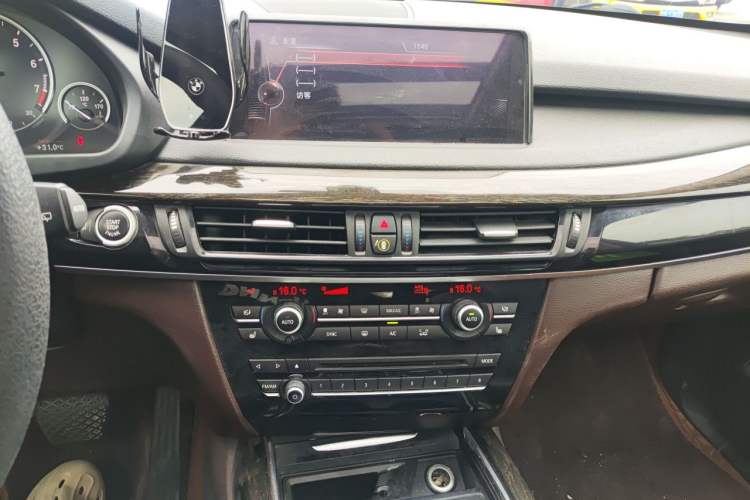 Used BMW X5 2014 xDrive35i Luxury Edition Audio And AC Panel