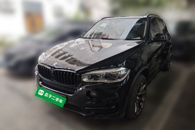BMW X5 BMW X5 (parallel import), 3.0L automatic, 5 seats مستعملة