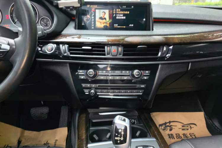Used BMW X5  Audio And AC Panel