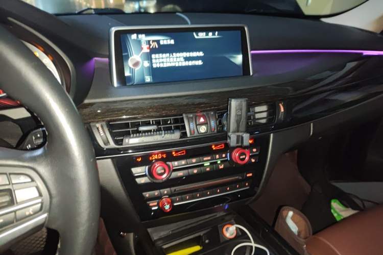 Used BMW X5 2014 xDrive35i Luxury Edition Audio And AC Panel