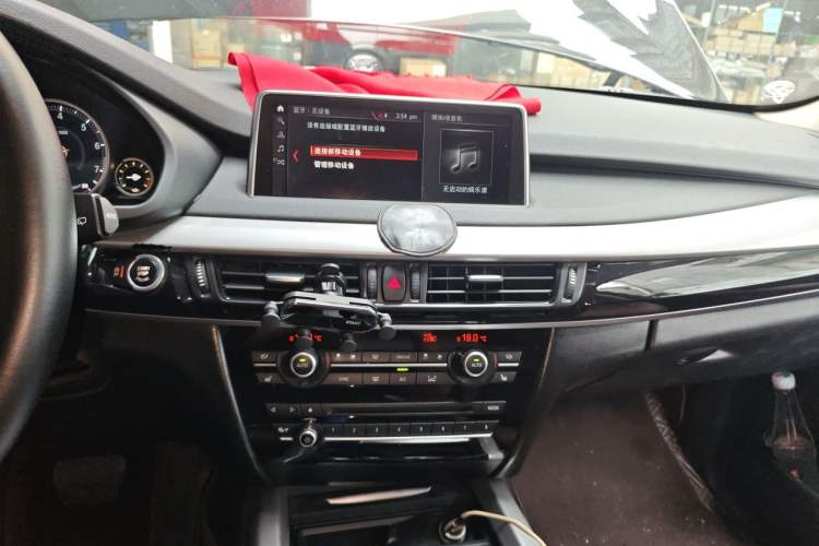 Used BMW X5  Audio And AC Panel