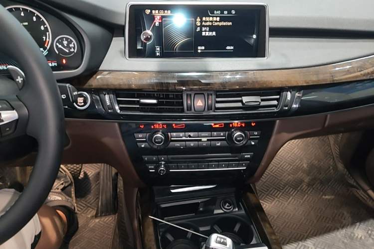 Used BMW X5 2014 xDrive35i Elegant Edition Audio And AC Panel
