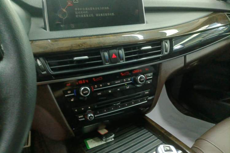 Used BMW X5 2014 xDrive35i Elegant Edition Audio And AC Panel