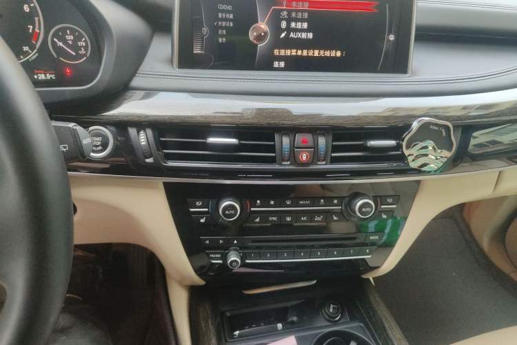 Used BMW X5 2014 xDrive50i M Sport Edition Audio And AC Panel