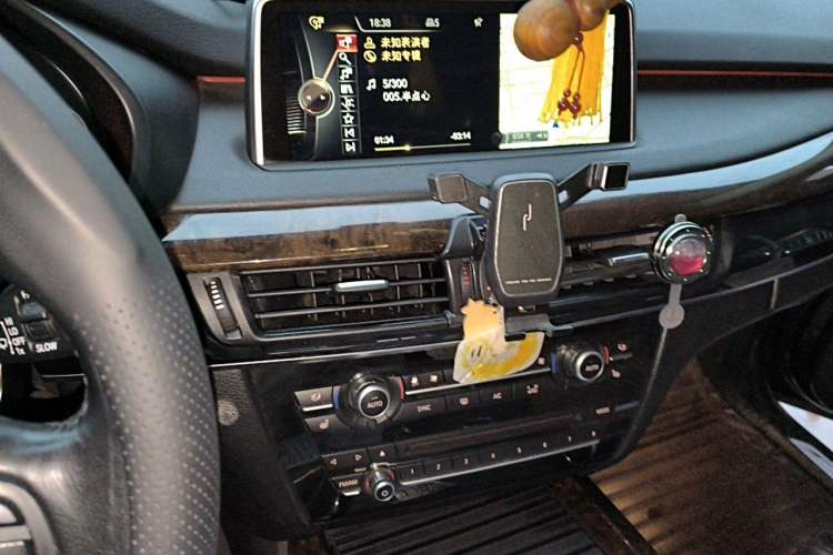 Used BMW X5  Audio And AC Panel