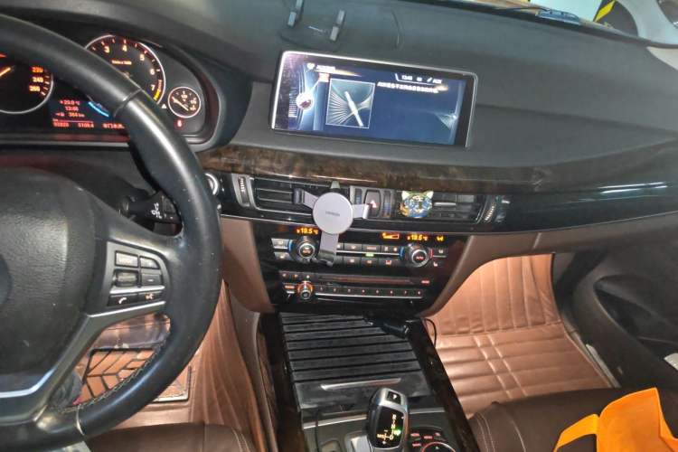 Used BMW X5 2014 xDrive35i Elegant Edition Audio And AC Panel
