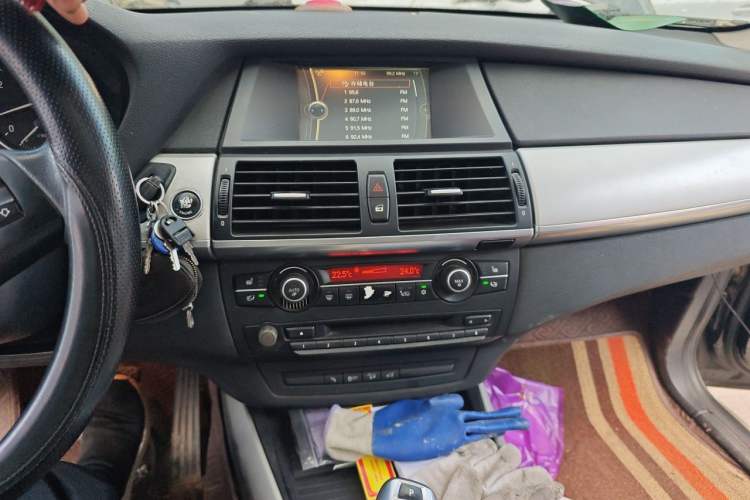Used BMW X5  Audio And AC Panel