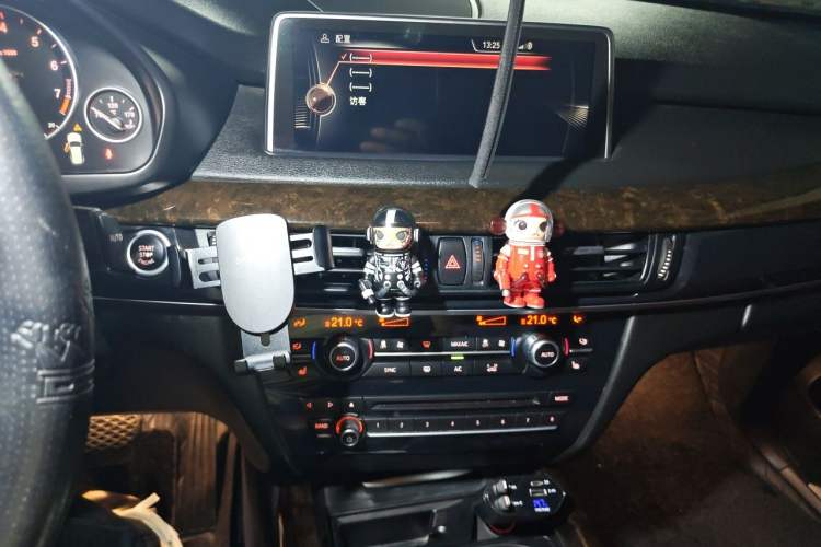 Used BMW X5 2014 xDrive35i Elegant Edition Audio And AC Panel