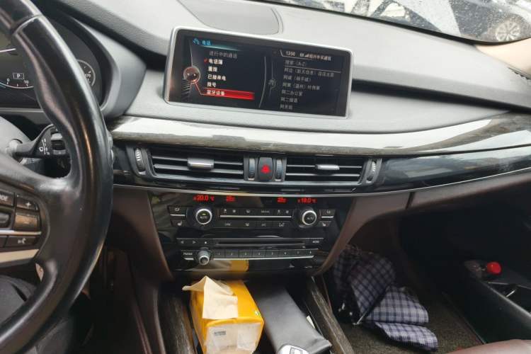 Used BMW X5 2014 xDrive35i Luxury Edition Audio And AC Panel