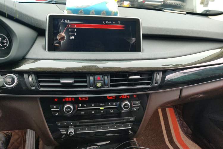 Used BMW X5 2014 xDrive35i Luxury Edition Audio And AC Panel