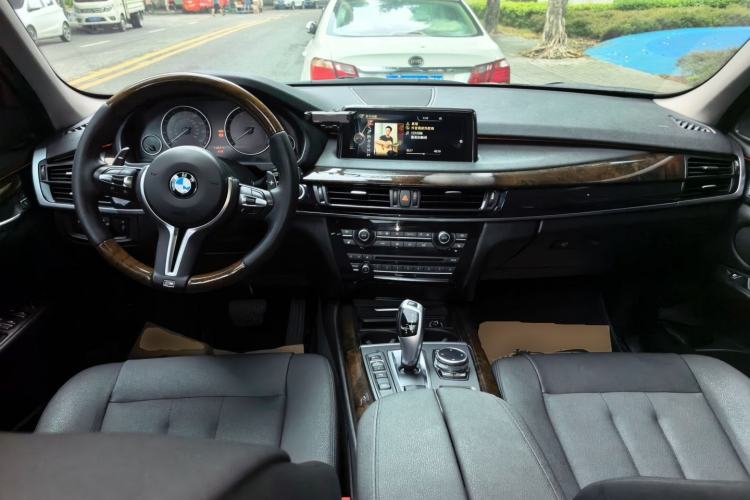 Used BMW X5  Center Console
