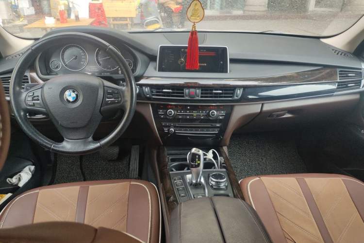 Used BMW X5 2014 xDrive35i Elegant Edition Center Console