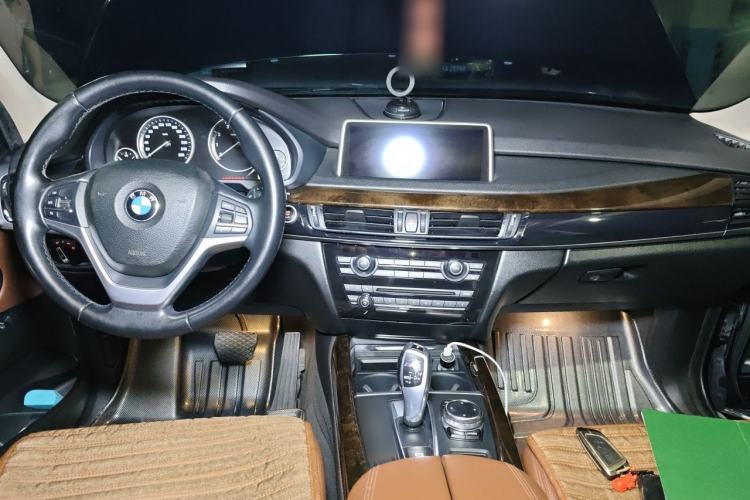 Used BMW X5 2014 xDrive35i Leading Model Center Console