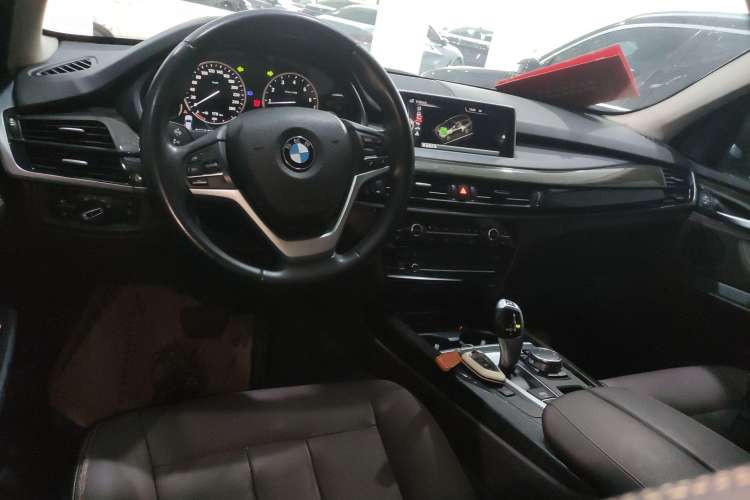 Used BMW X5 2014 xDrive35i Leading Model Center Console