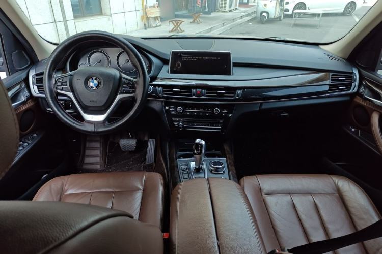 Used BMW X5 2014 xDrive35i Leading Model Center Console