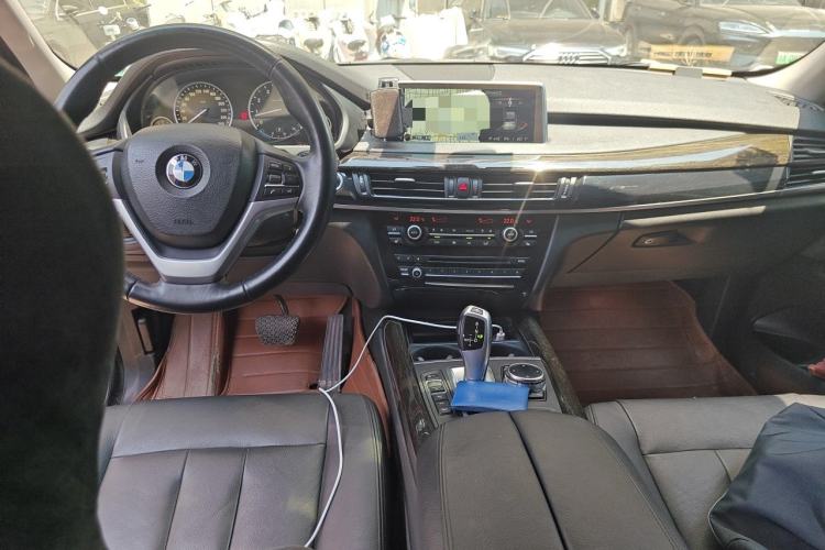 Used BMW X5 2014 xDrive35i Gasoline 5-seater U.S. specification Center Console