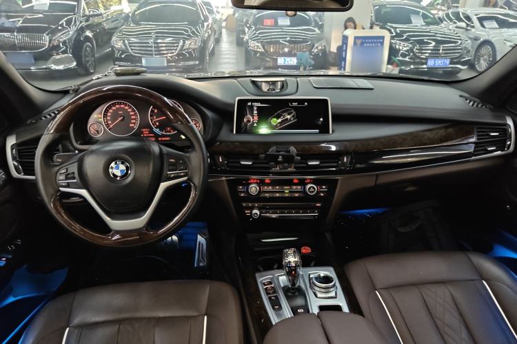 Used BMW X5 2014 xDrive35i Elegant Edition Center Console