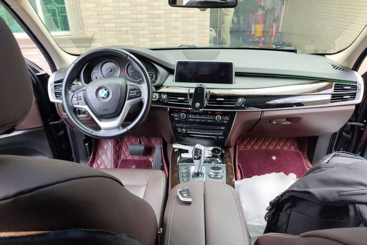 Used BMW X5 2014 xDrive35i Leading Model Center Console